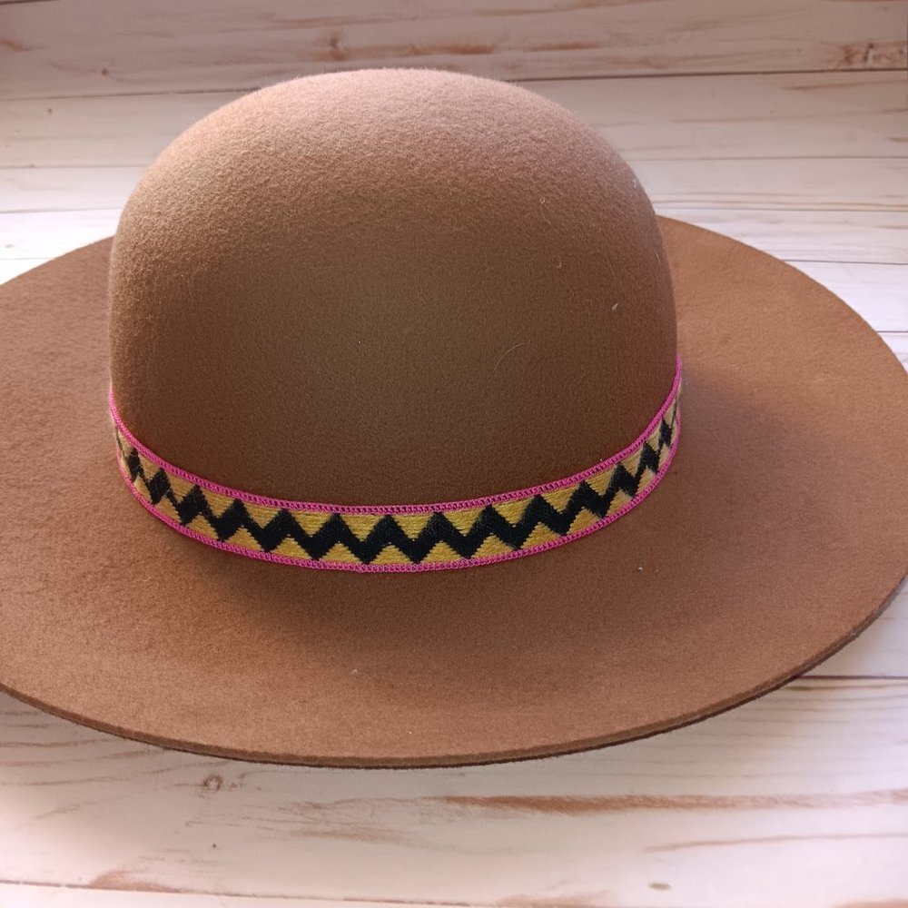 Wool Hat ** Fraying Inner Band - Picture 4 of 14